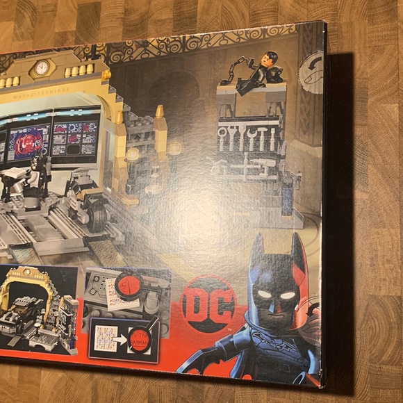 Lego DC 76183 The Batman Batcave: The Riddler Face-off 581pcs Age 8+ New - Picture 3 of 6